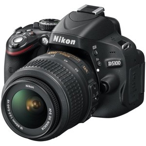 Nikon D5100 Kit Lustrzanka cyfrowa D5100 pozwala wykazać się kreatywnością i umożliwia tworzenie niepowtarzalnych zdjęć i filmów.